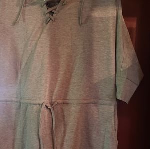 Sweatshirt feel short dress with hood